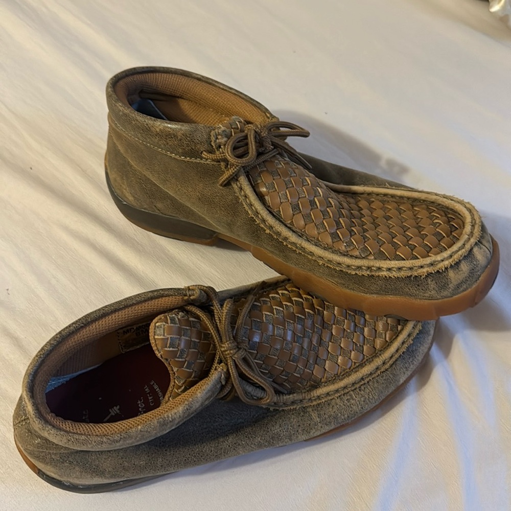 Twisted X Men's Bomber Tan with Brown Basketweave Driving Moccasin. Size 8